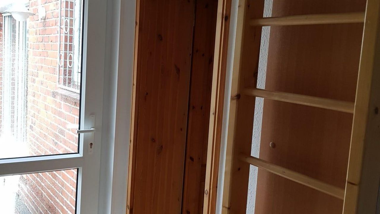 Zugang zum Spitzboden Zugang zum Spitzboden